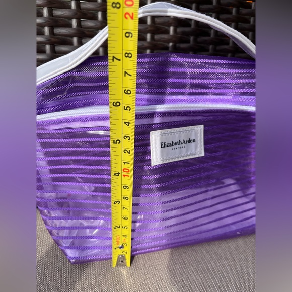 EUC Elizabeth Arden Cosmetic Carry Bag - Picture 3 of 7